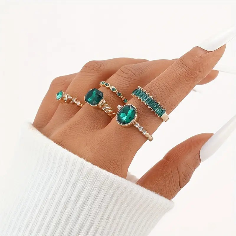 Zarinae Exquisite Emerald Ring Set | Gold
