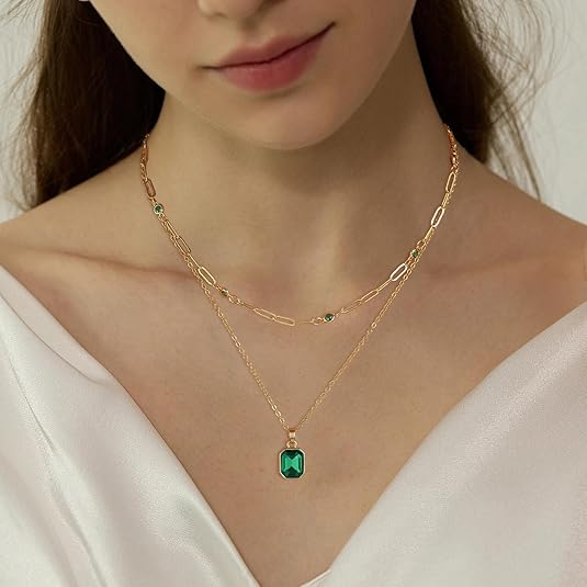 Emarald Clover Pendant Necklace | Gold