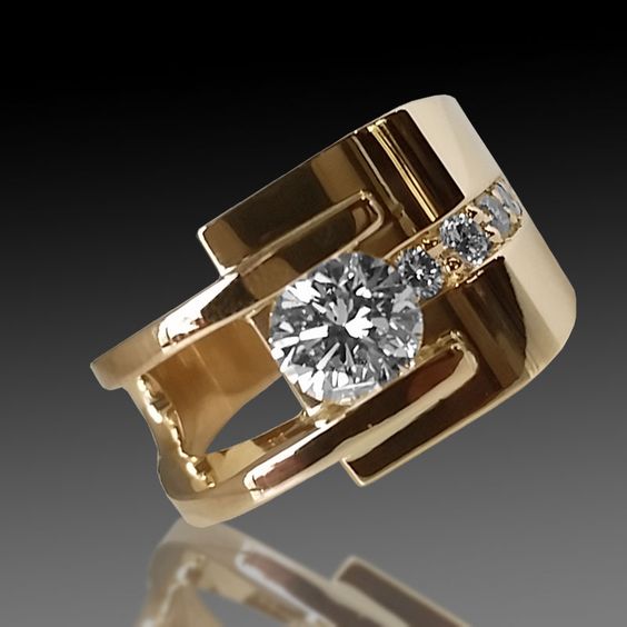 Vintaje Golden Irregular Zirconia Ring