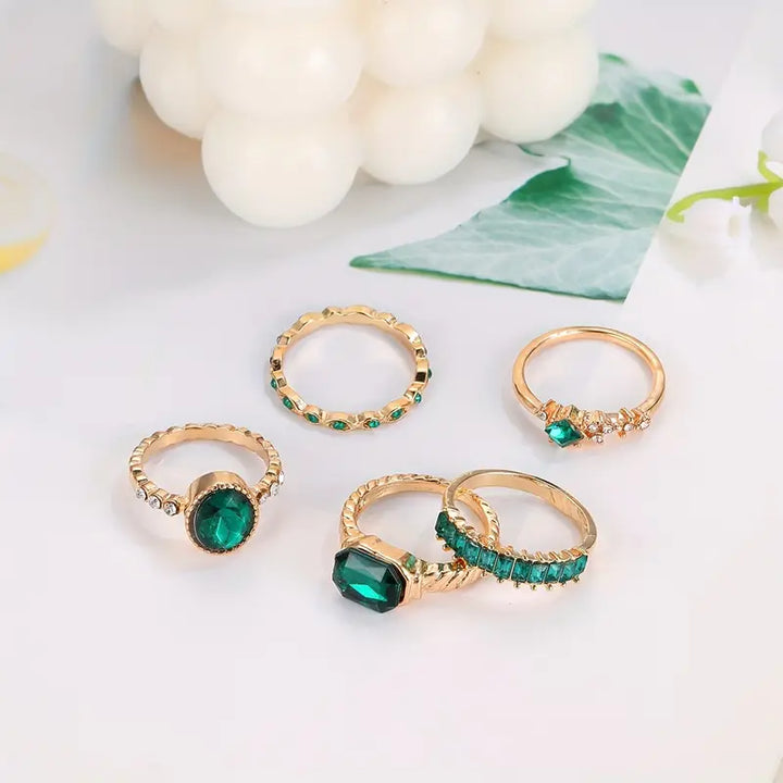 Zarinae Exquisite Emerald Ring Set | Gold