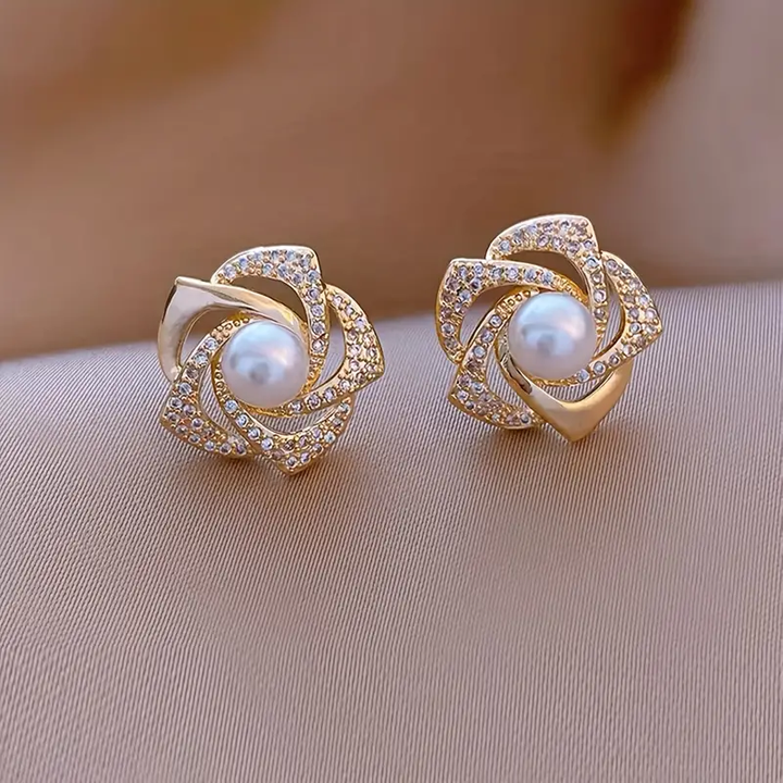 Chic Spiral Pearl Earrings with a Radiant Shine