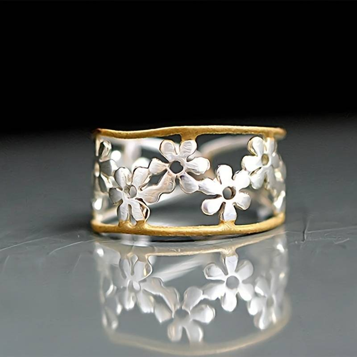 Daisy Ring with Irregular Hollow Design