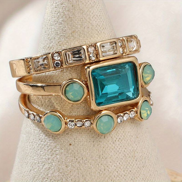 Vintaje Blue Crystal Ring Set