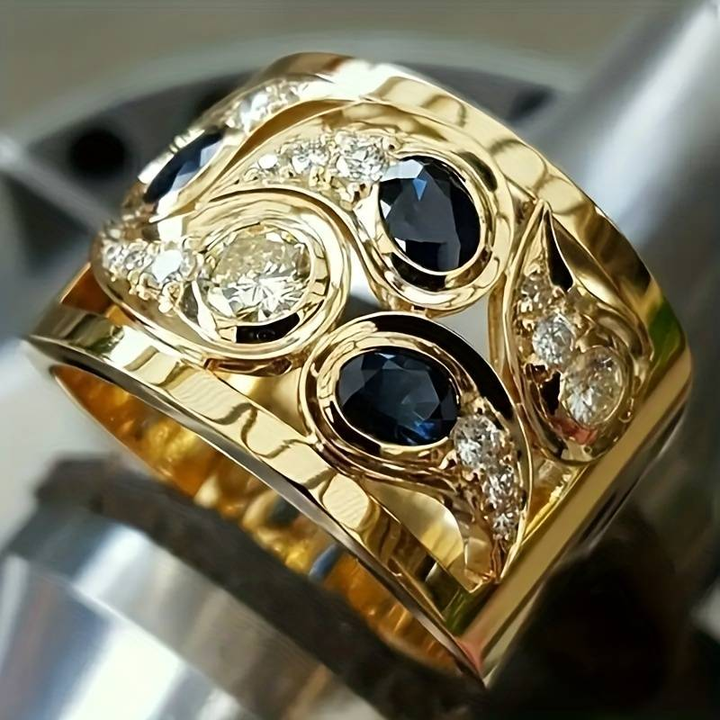 Golden Vintage Zirconia Inlaid Ring
